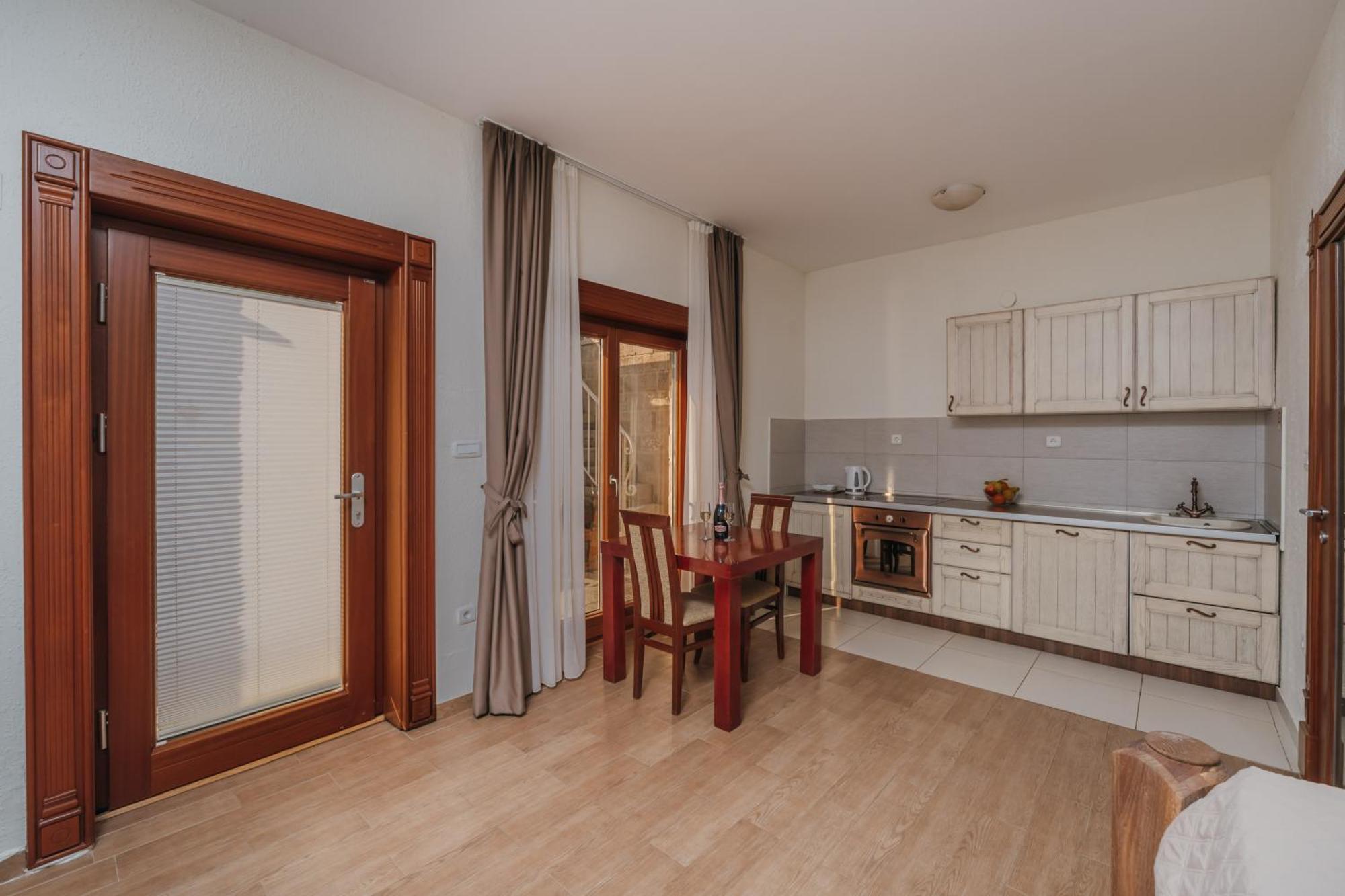 Apartments Pietra Mare Petrovac Rum bild