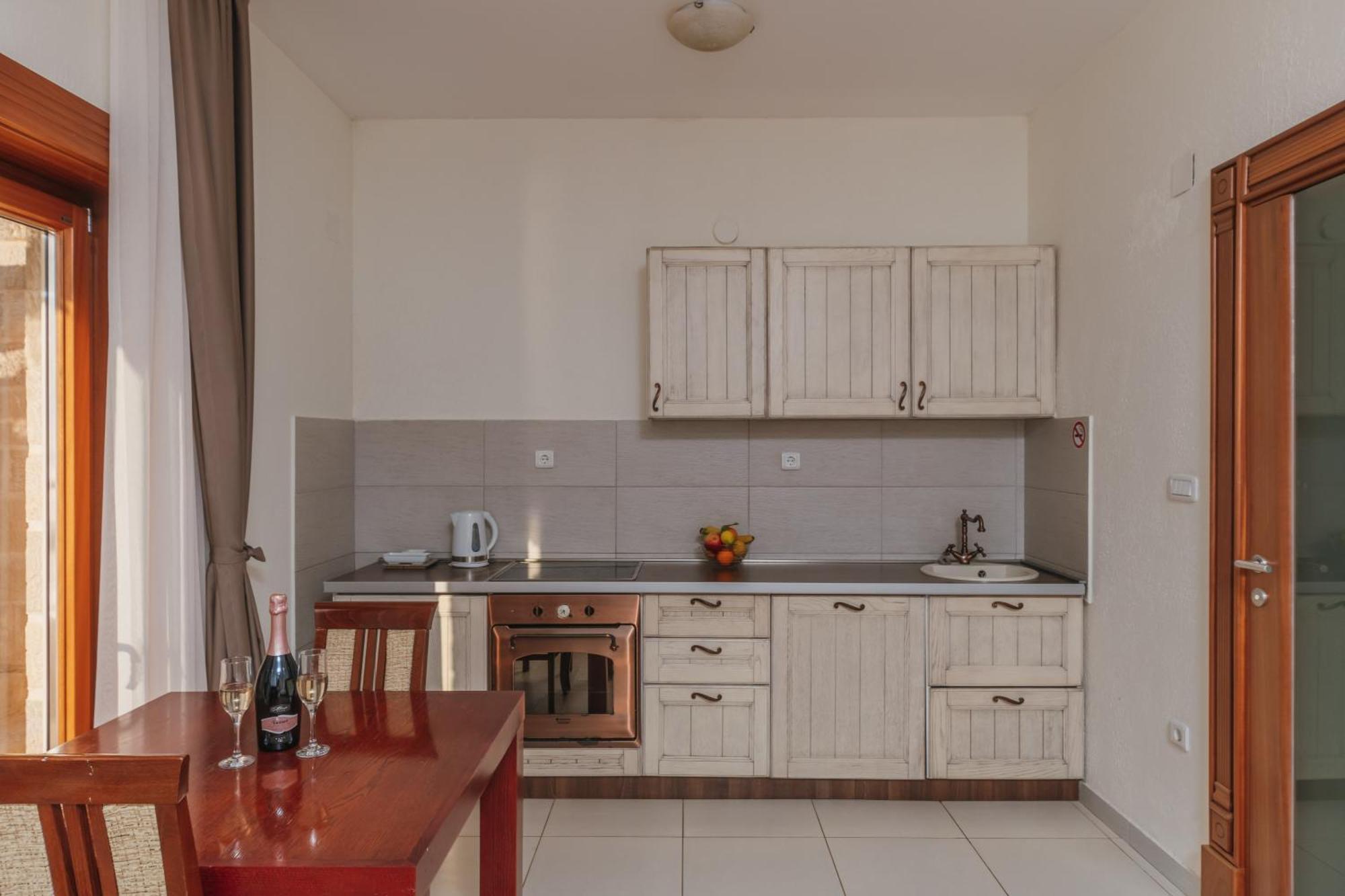 Apartments Pietra Mare Petrovac Rum bild