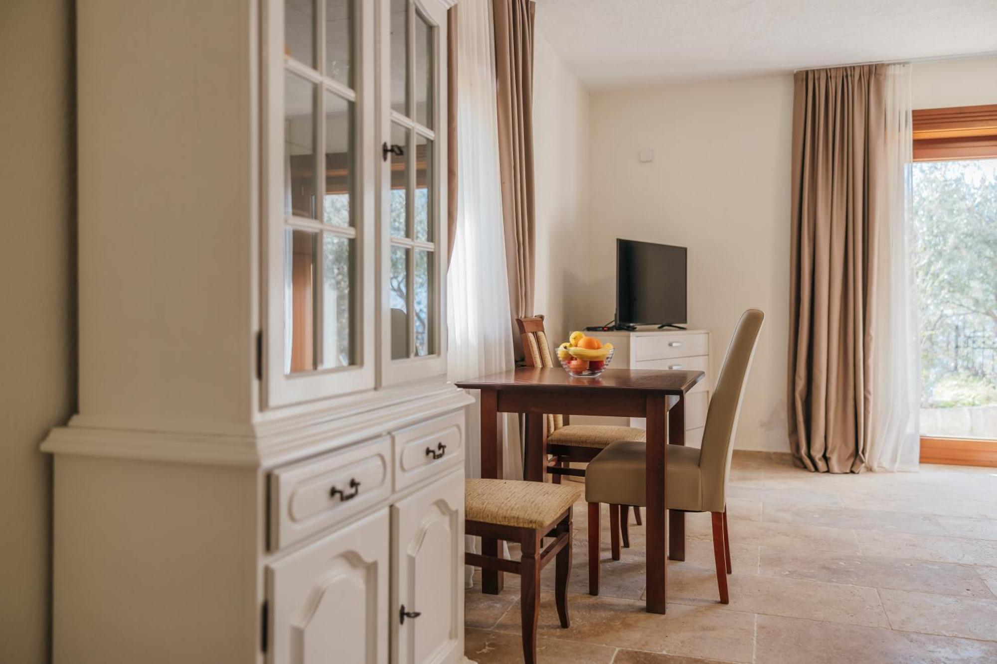Apartments Pietra Mare Petrovac Rum bild