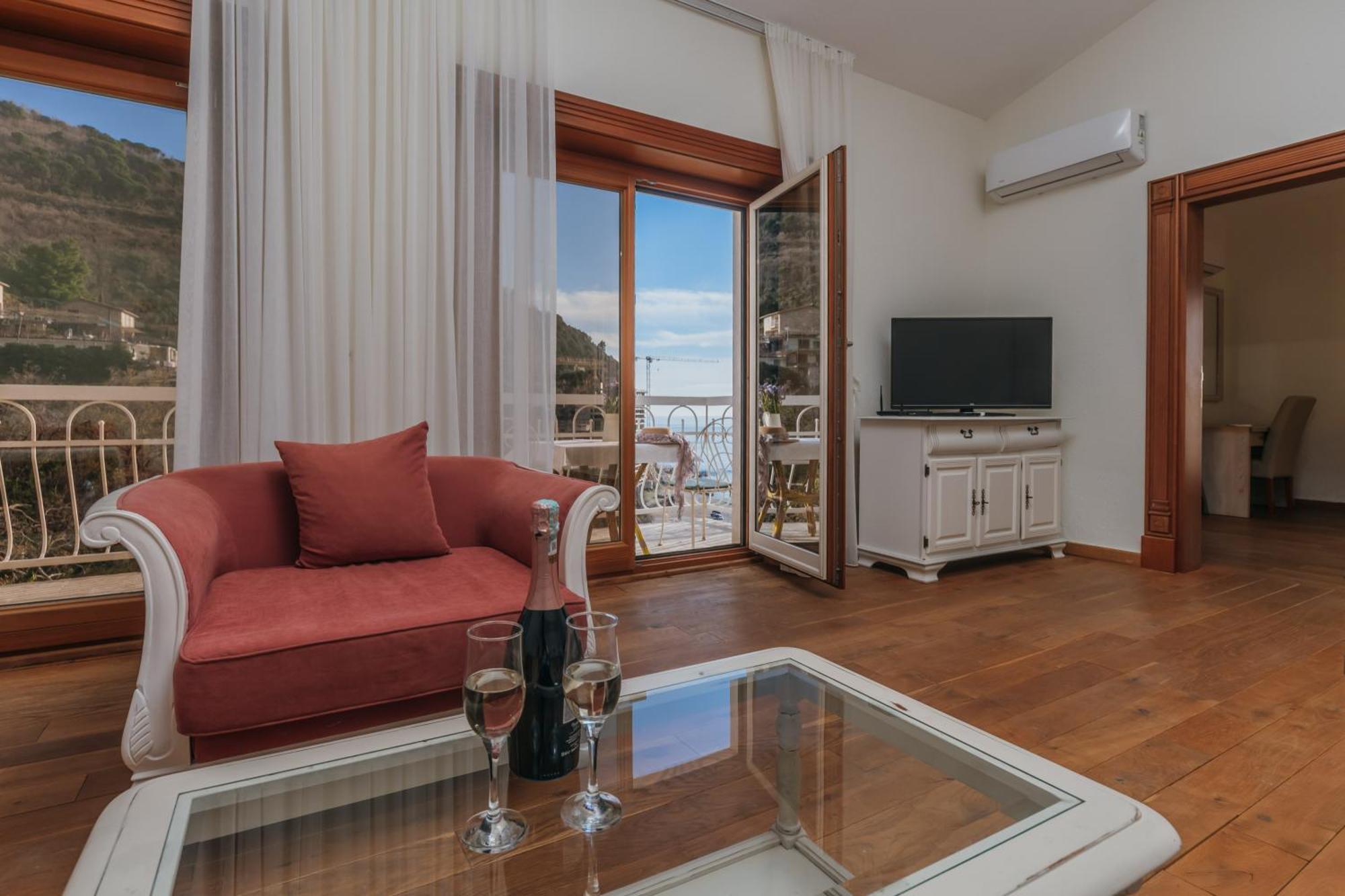 Apartments Pietra Mare Petrovac Exteriör bild