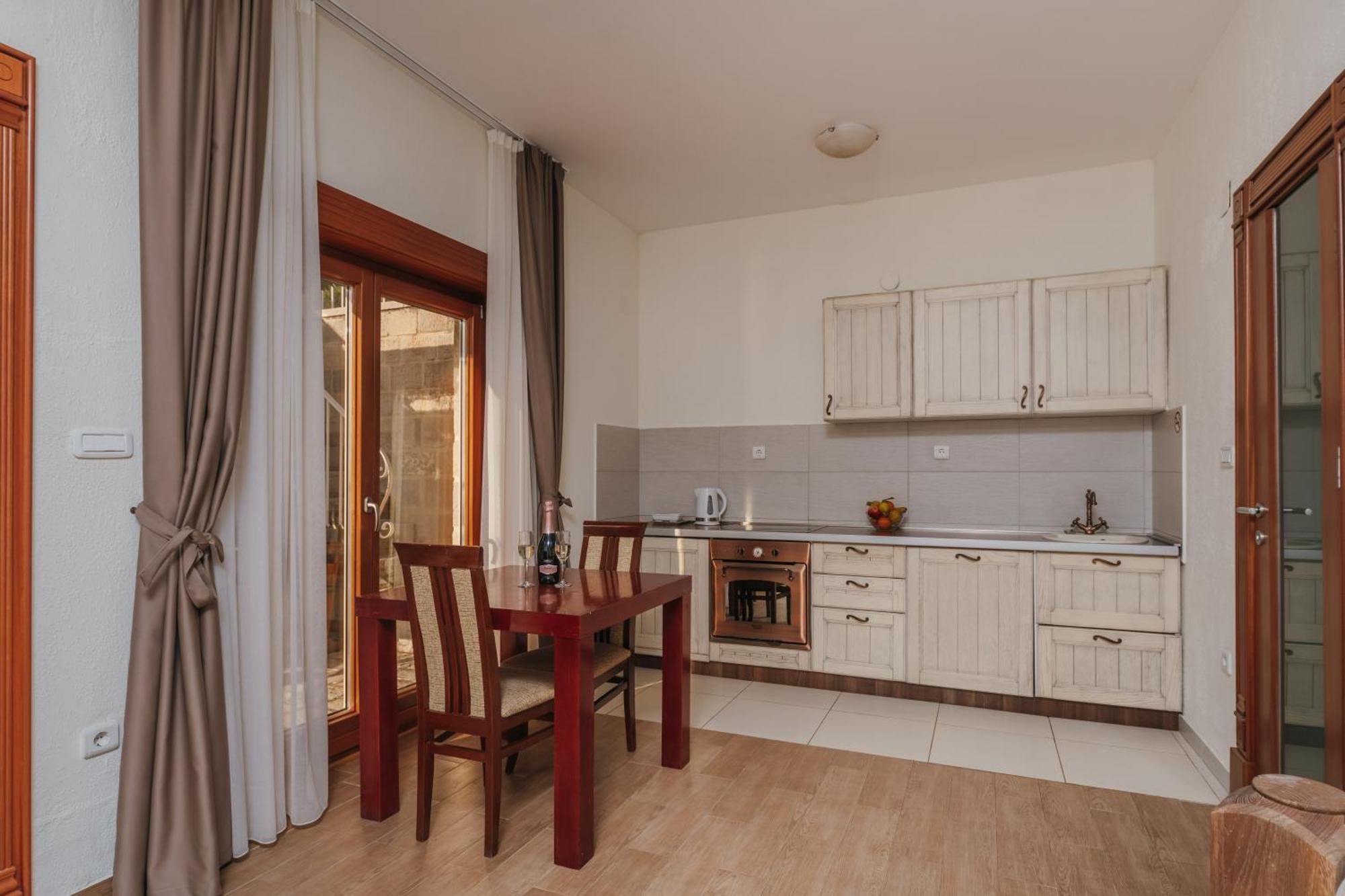 Apartments Pietra Mare Petrovac Rum bild