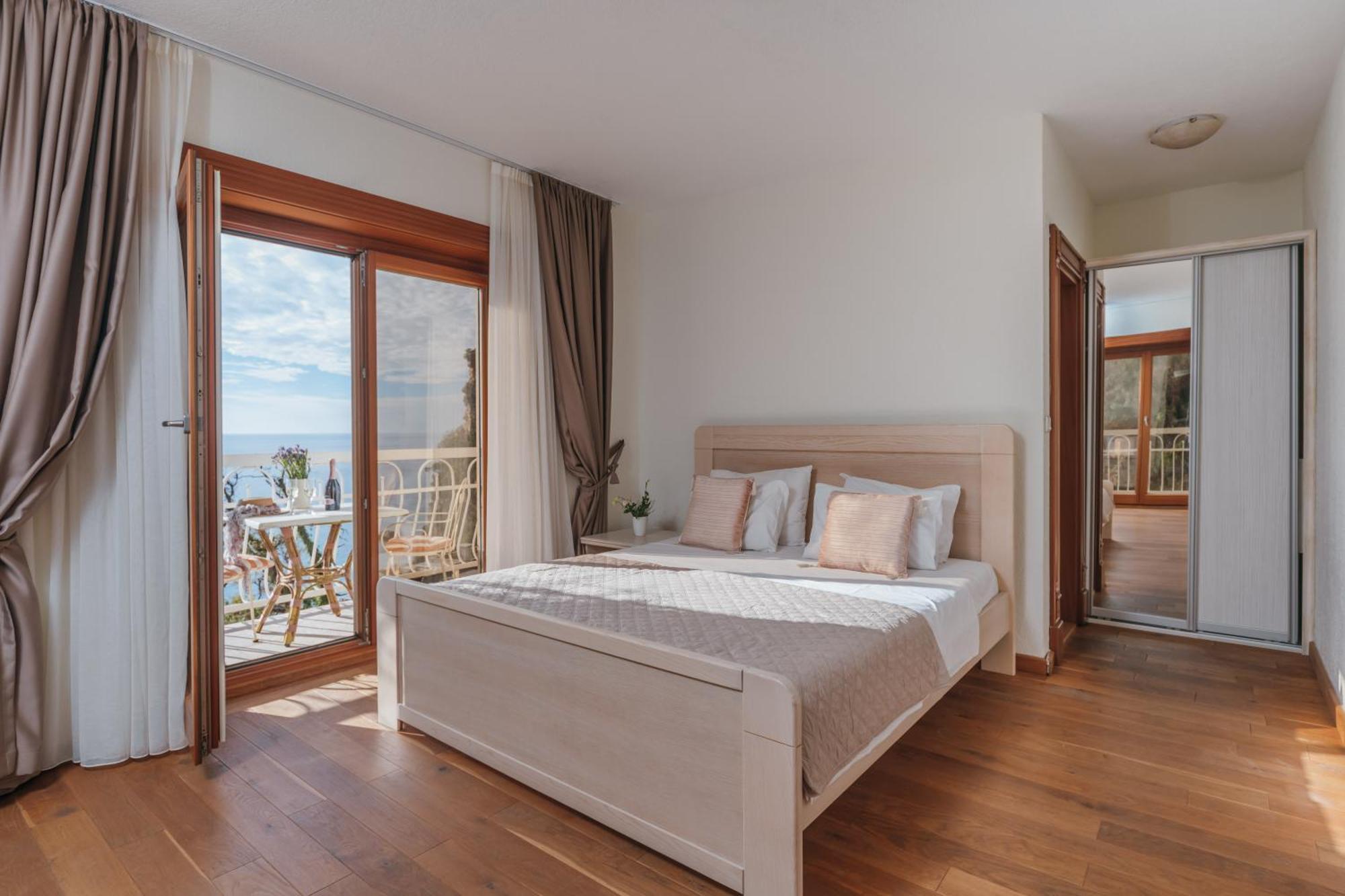 Apartments Pietra Mare Petrovac Exteriör bild